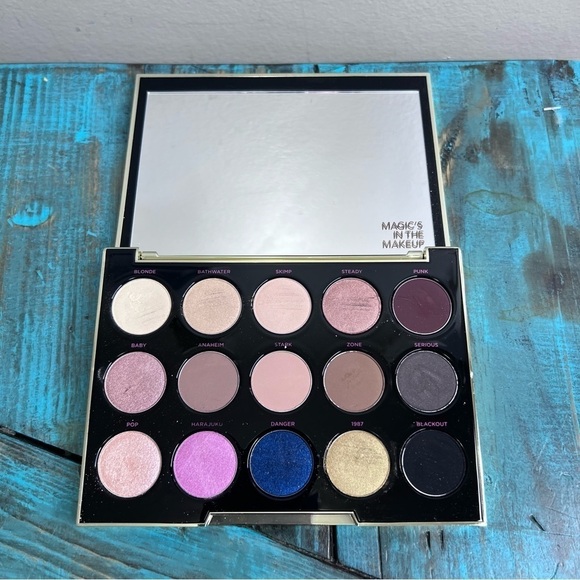 URBAN  DECAY UD X GWEN STEFANI EYESHADOW PALETTE - Picture 3 of 11